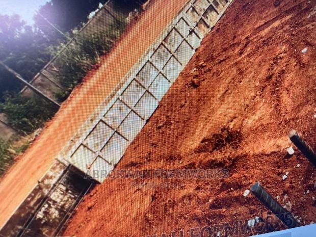 Formworks/Acrojacks/Scaffolds/Metals/Tiles/Paint/Machines photo 5