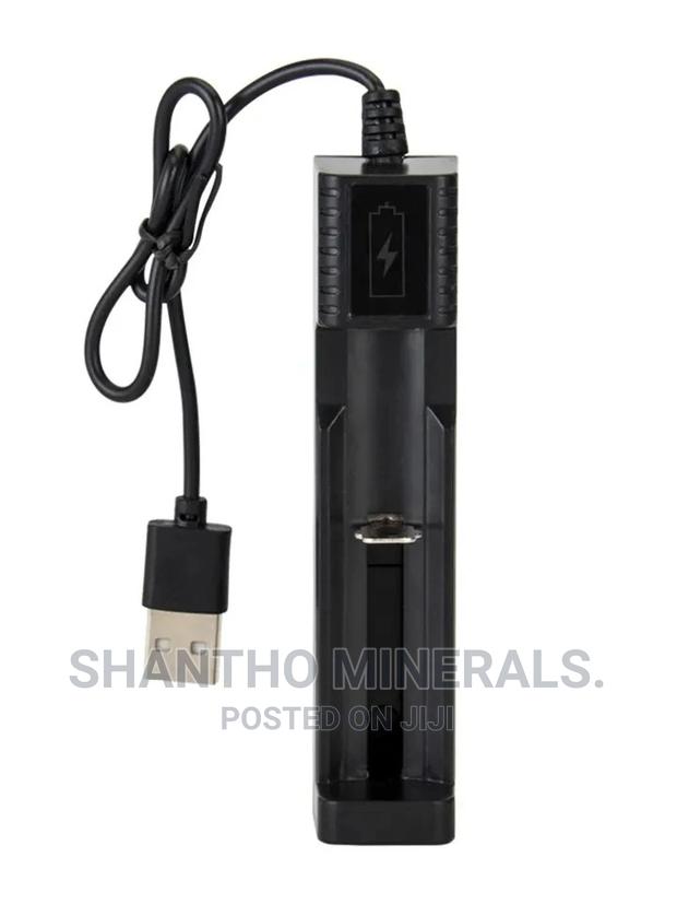 18650 Litium Battery Charger photo 3