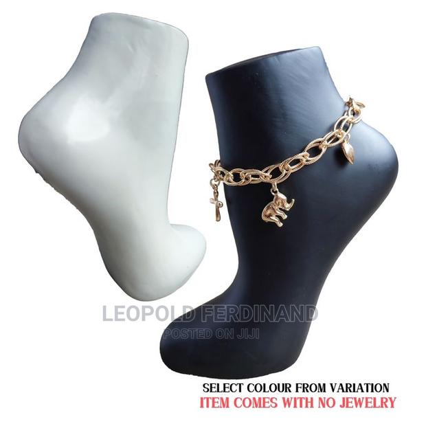 Anklet Display Foot Mannequin · Photo 4