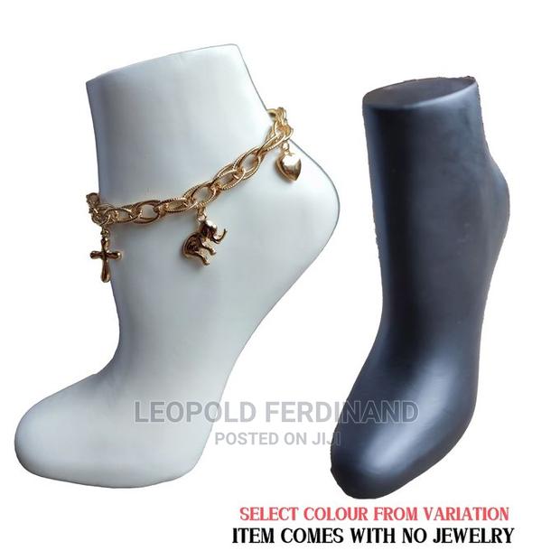 Anklet Display Foot Mannequin · Photo 3