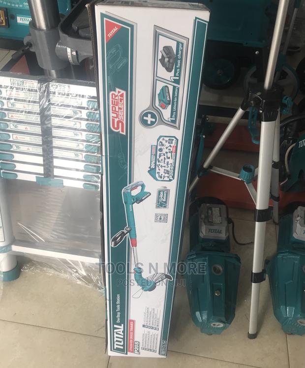 TOTAL Grass Trimmer (Battery Powered) · Photo 3