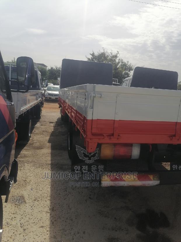 Hyundai 5 Ton Truck (Old Type)