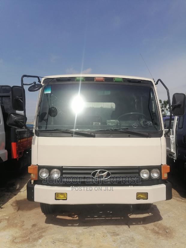 Hyundai 5 Ton Truck (Old Type)