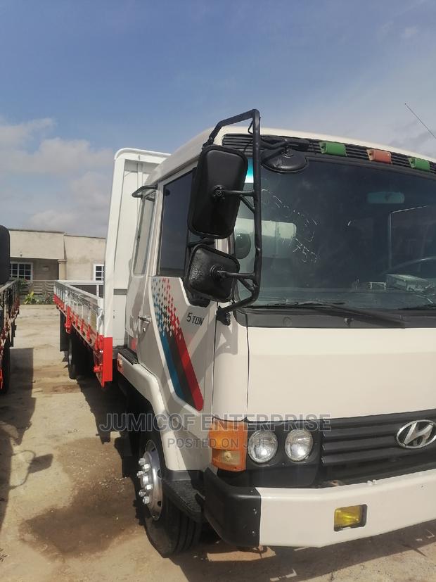 Hyundai 5 Ton Truck (Old Type)