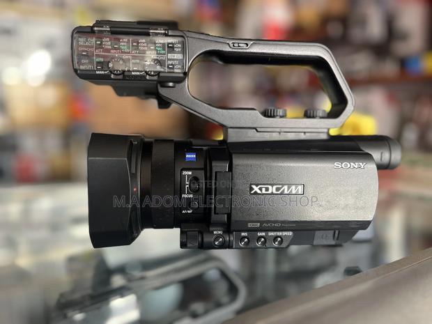 Sony FHD Professional Camcorder Px70 · Photo 2