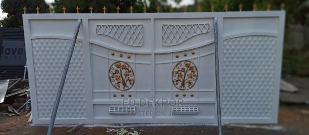 H Metal Sliding Gate · Photo 2