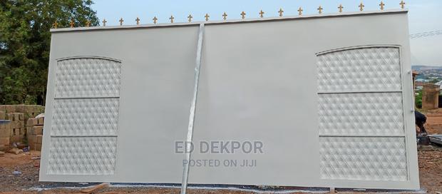 H Metal Sliding Gate · Photo 3