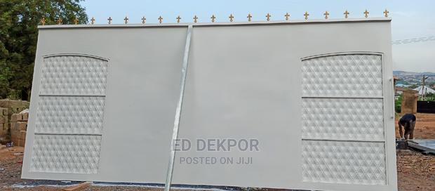 H Metal Sliding Gate · Photo 4