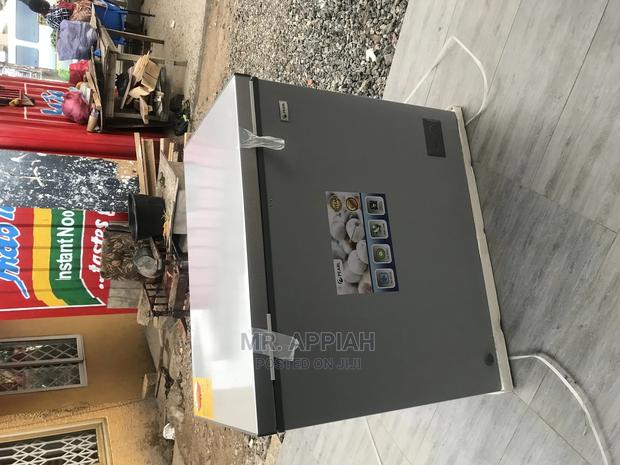 Energy Saving Pearl Freezer (PCF-127) · Photo 2