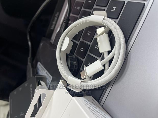 OEM M1/M2/M4 iPad Pro USB-C Charge Cable (1 M) · Photo 4