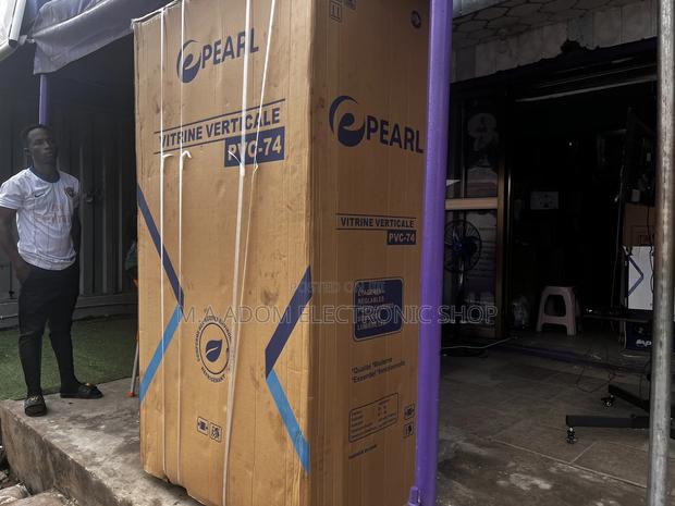 Spacious Pearl PVC-74 Double Door Display Fridge · Photo 2
