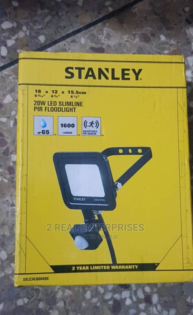 Stanley Light 20w Slimline Pir Floodlight · Photo 2