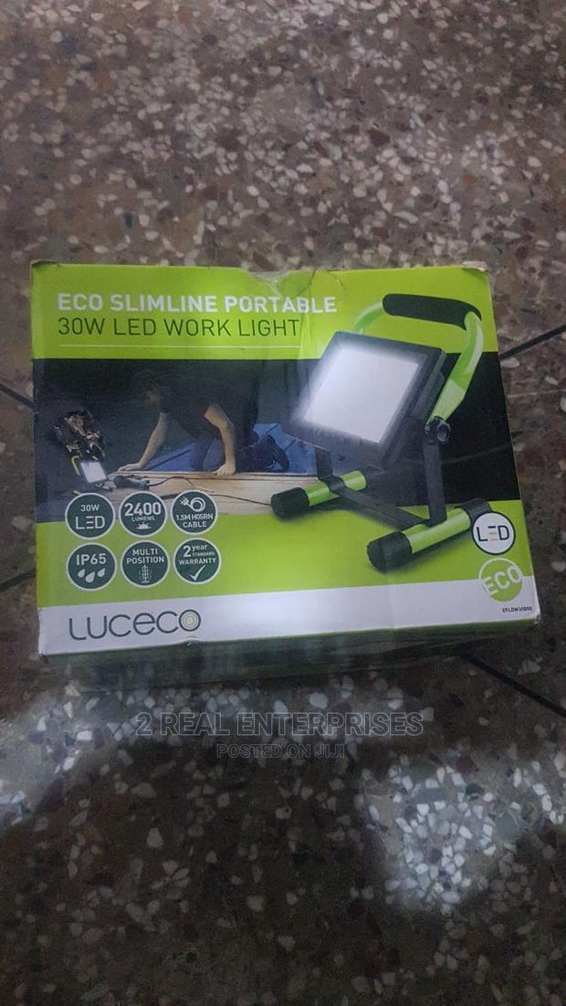 Stanley Light 10w LED Slimline PIR Flood · Photo 2