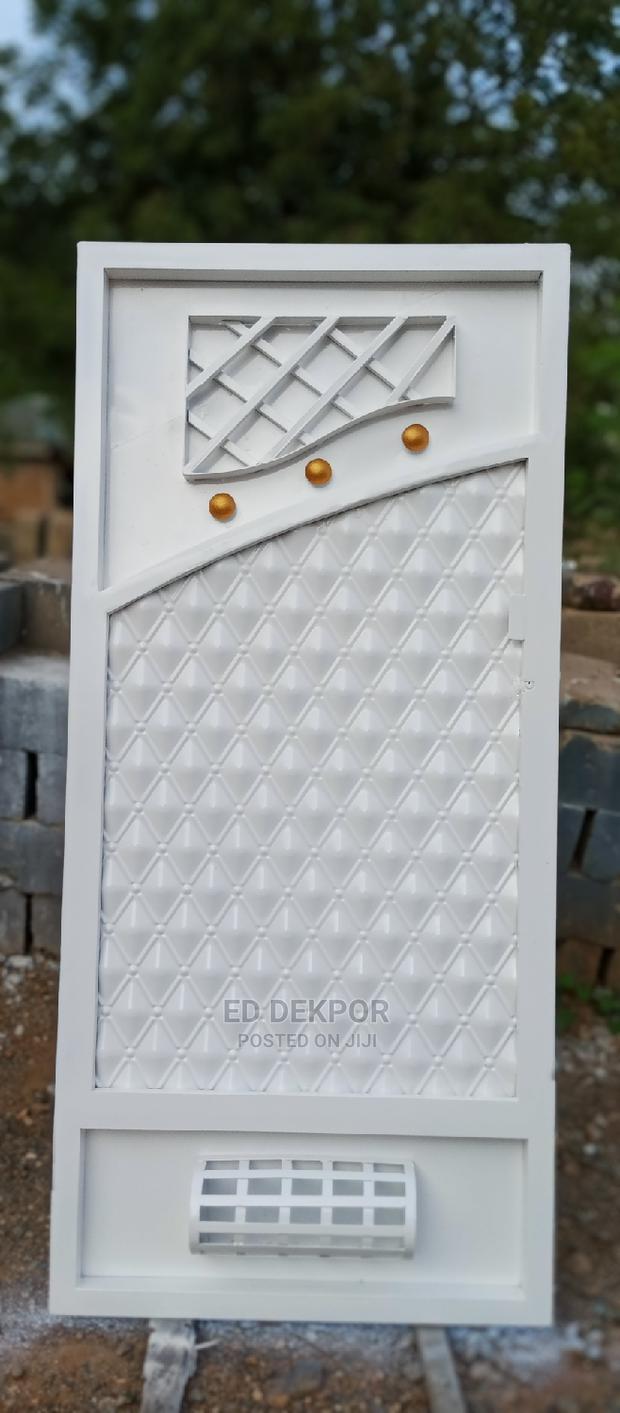P Small Gate · Photo 2