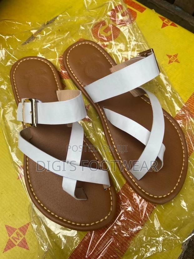 White Ladies Slippers · Photo 4