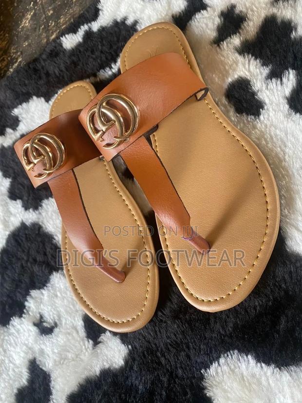 Brown Leather Gucci Ladies Slippers · Photo 3
