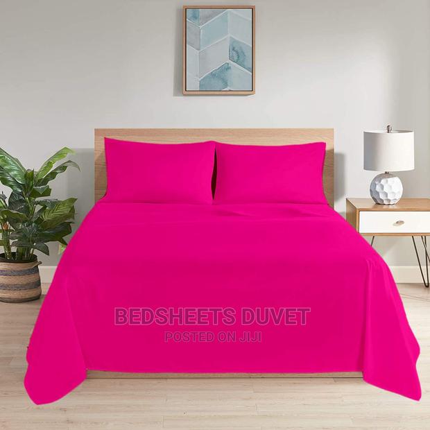 2 Bedsheets and Four Pillow Cases Set · Photo 2