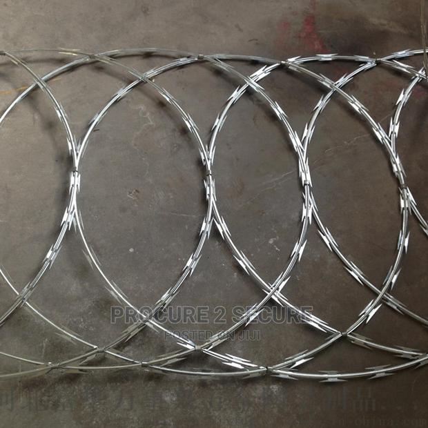 Galvanized Flat Razor Wire · Photo 4