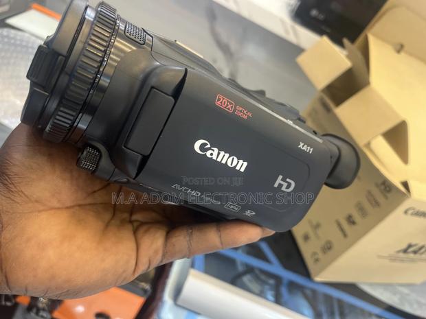 Canon Black Color Xa11 Professional Handheld Camera · Photo 2