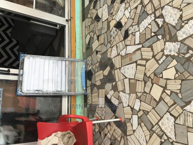Foldable Metallic Drying Line · Photo 4