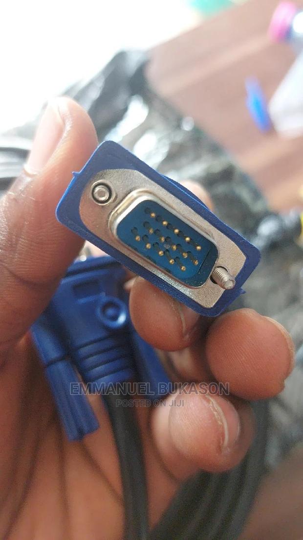 10 VGA Cable (Signal) · Photo 3