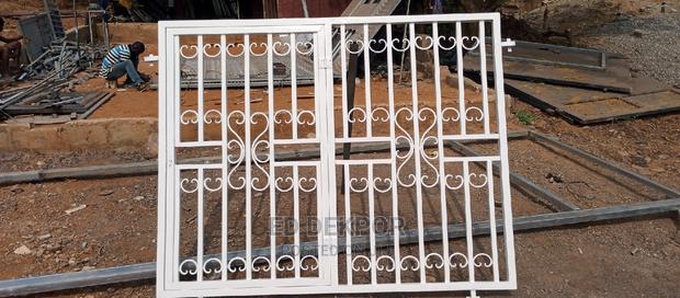P Metal Window