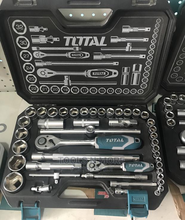 TOTAL 44pcs 1/4” and 1/2” Socket Set · Photo 2
