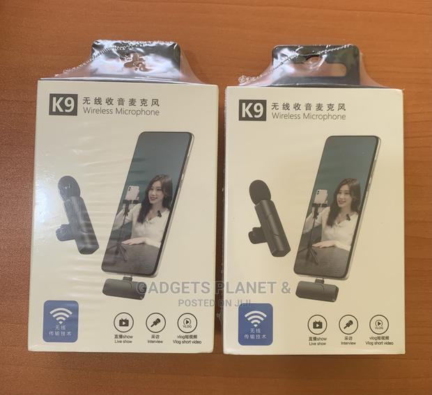 Wireless Microphone With Lightening Connector for iPhones · Photo 3