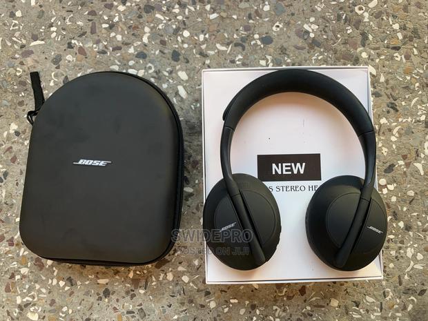 Bose 700 Headset With Pouch · Photo 4