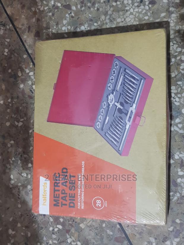 Halfords Metric Tap and Die Set 3mm to 12mm · Photo 2