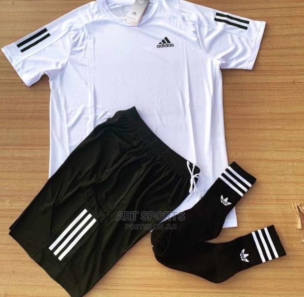 Adidas Gym Set With Socks · Photo 3