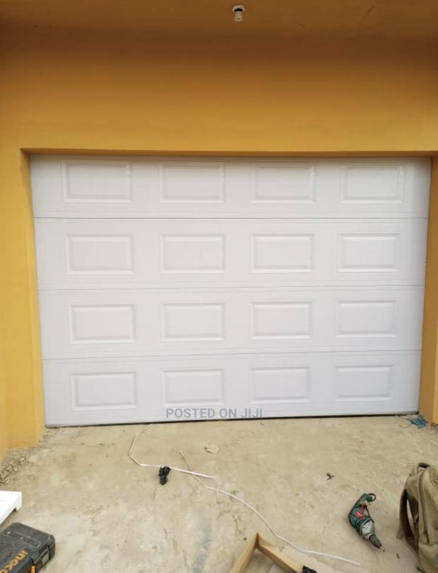 Automatic Garage · Photo 4