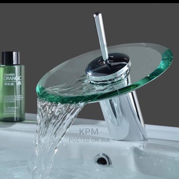 Glass Basin Tap Hot and Cold · Photo 2