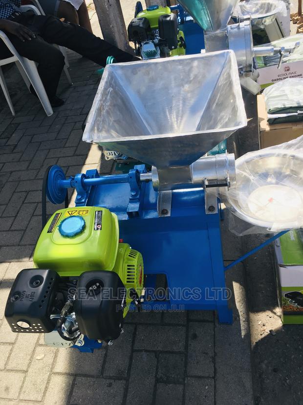 Strong Fufu Machine · Photo 2