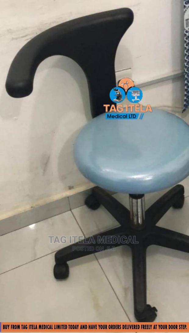 Theater Lab Stool (Plastic Backrest) · Photo 2