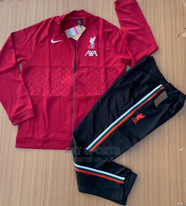 Liverpool Tracksuit · Photo 3