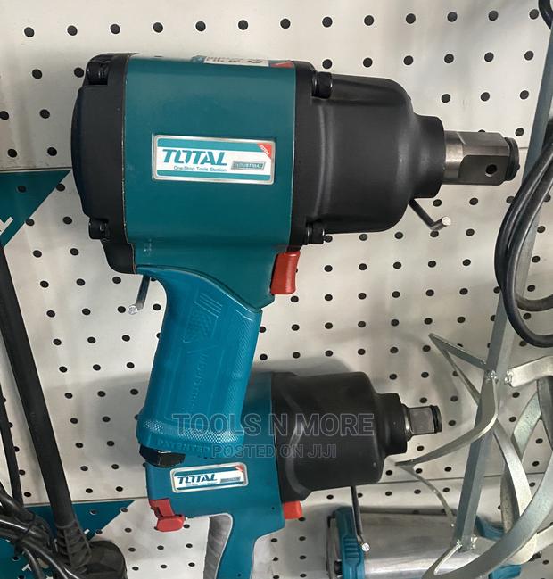TOTAL Pneumatic Wrench (1”) · Photo 3