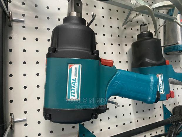 TOTAL Pneumatic Wrench (1”) · Photo 4