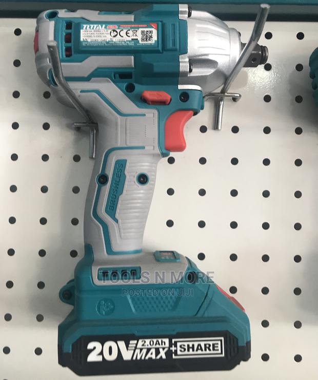 TOTAL Lithium Ion Impact Wrench · Photo 4