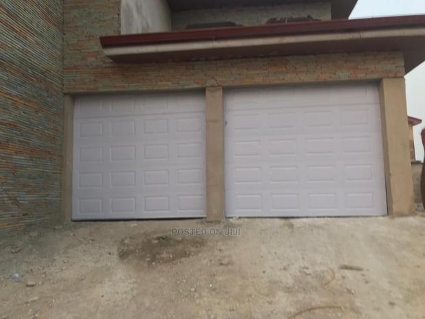 Double Automatic Garage · Photo 2