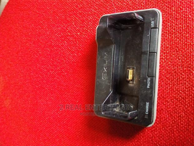 Casio Exilim Charger photo 4
