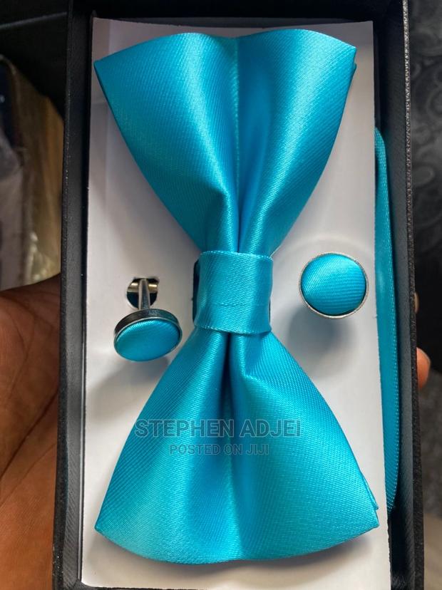 Bow Tie With Pocket Squares and Cuff · Photo 4