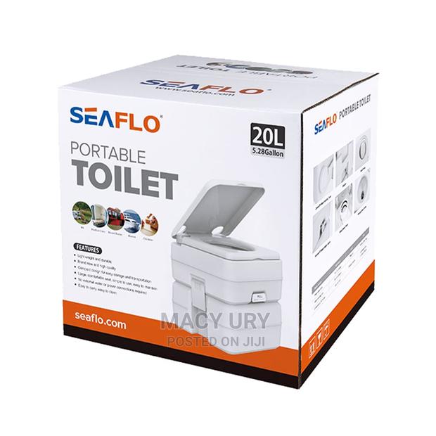 Portal Toilet · Photo 3