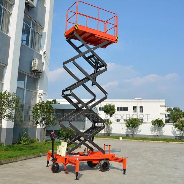 Scissor Lift photo 3