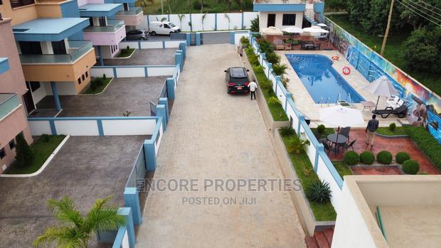 Furnished 4bdrm Townhouse / Terrace in Encore Properties, Kasoa · Photo 3