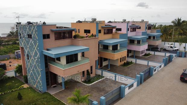 Furnished 4bdrm Townhouse / Terrace in Encore Properties, Kasoa · Photo 1