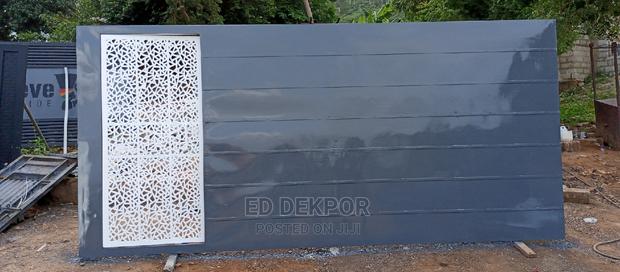 White Design Gate · Photo 1