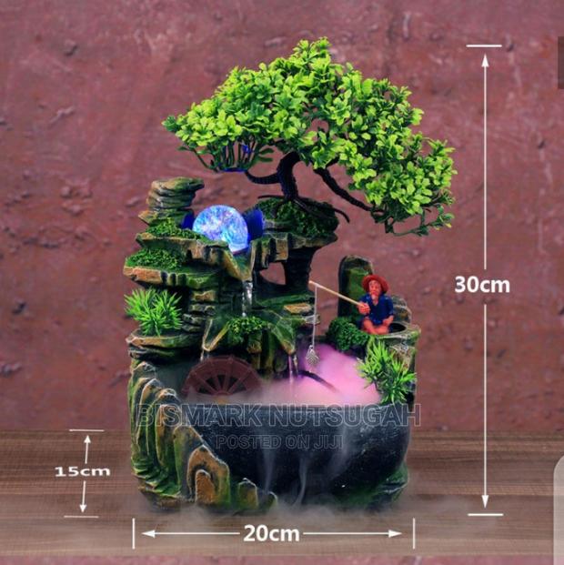 Aquarium Fountain · Photo 2