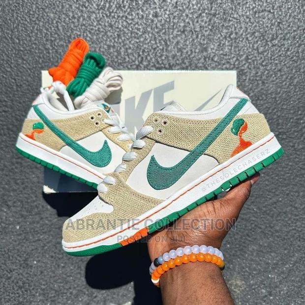 Nike SB Dunks Low X Jarritos · Photo 3