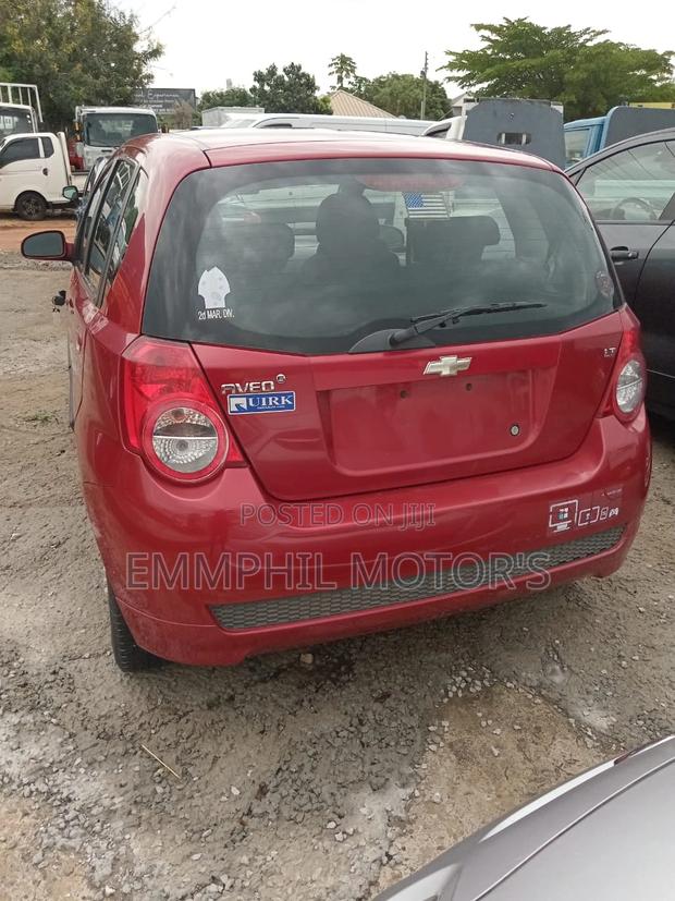 Chevrolet Aveo 1LT Hatch 2011 Red photo 3